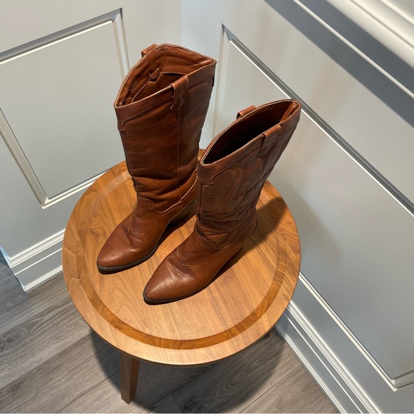 Brown faux leather cowboy boots - Picture 4 of 8